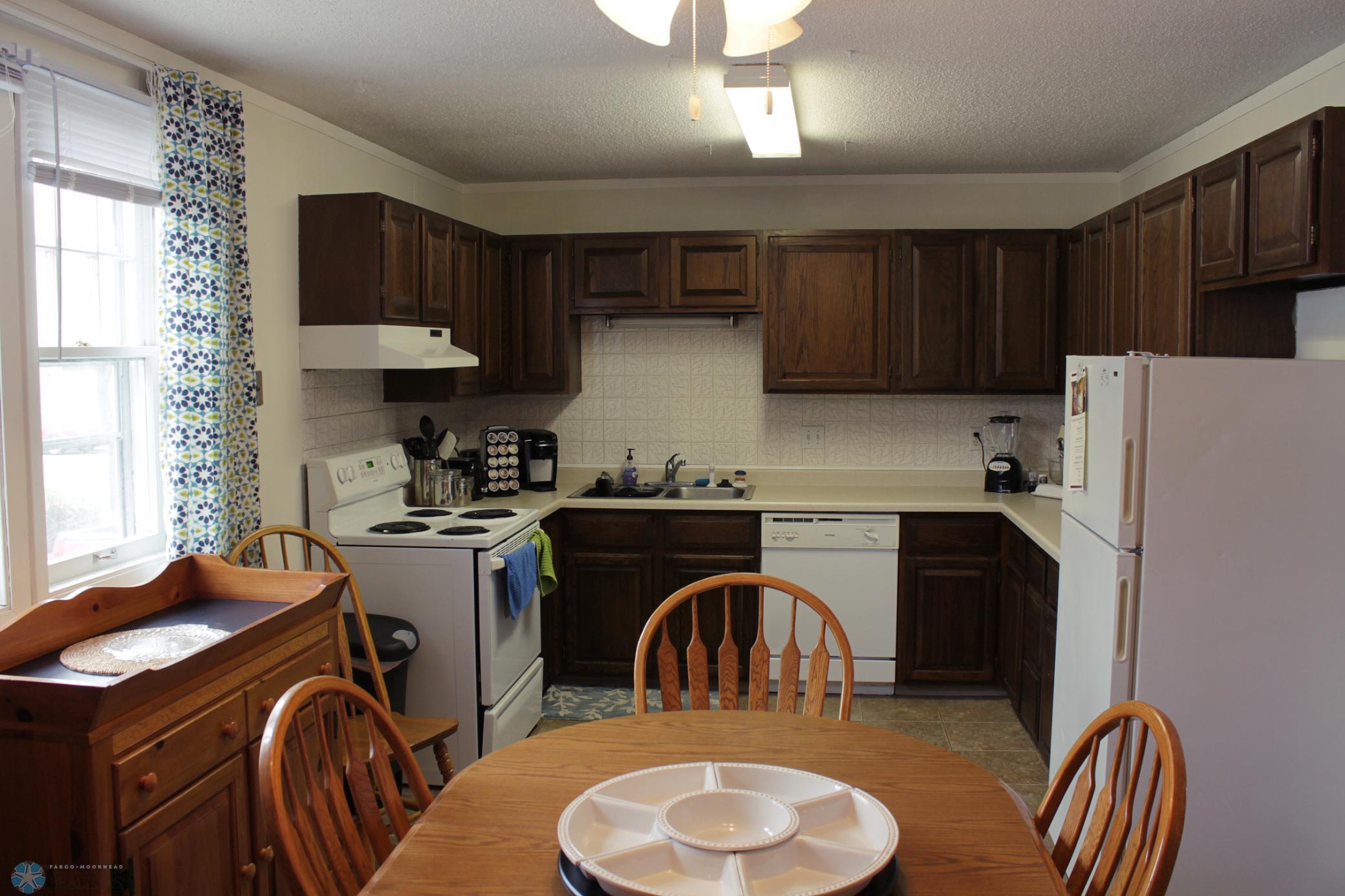 Apt 1 Kitchen 1.jpg
