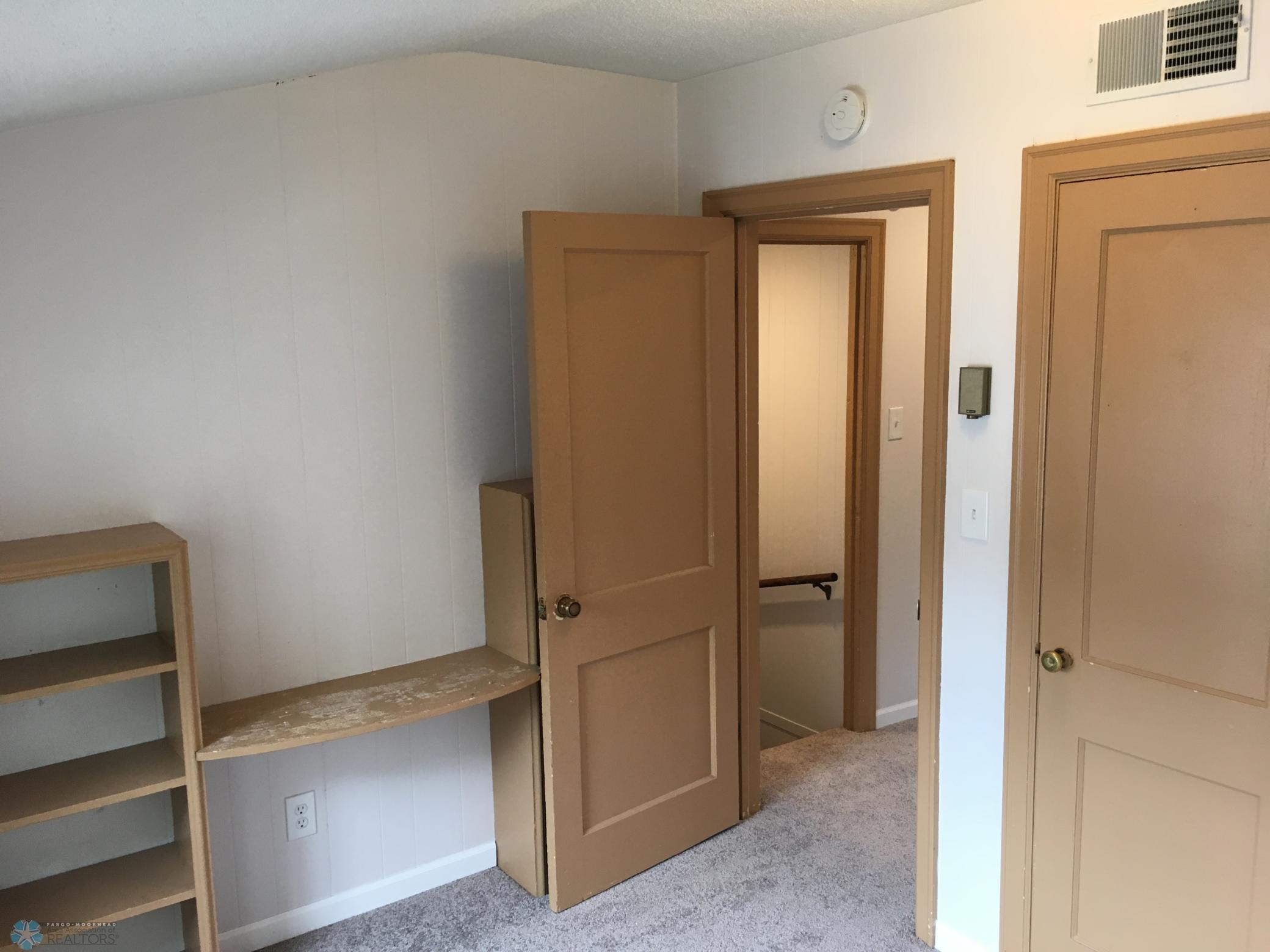 Apt 2 Bedroom 3-2.JPG