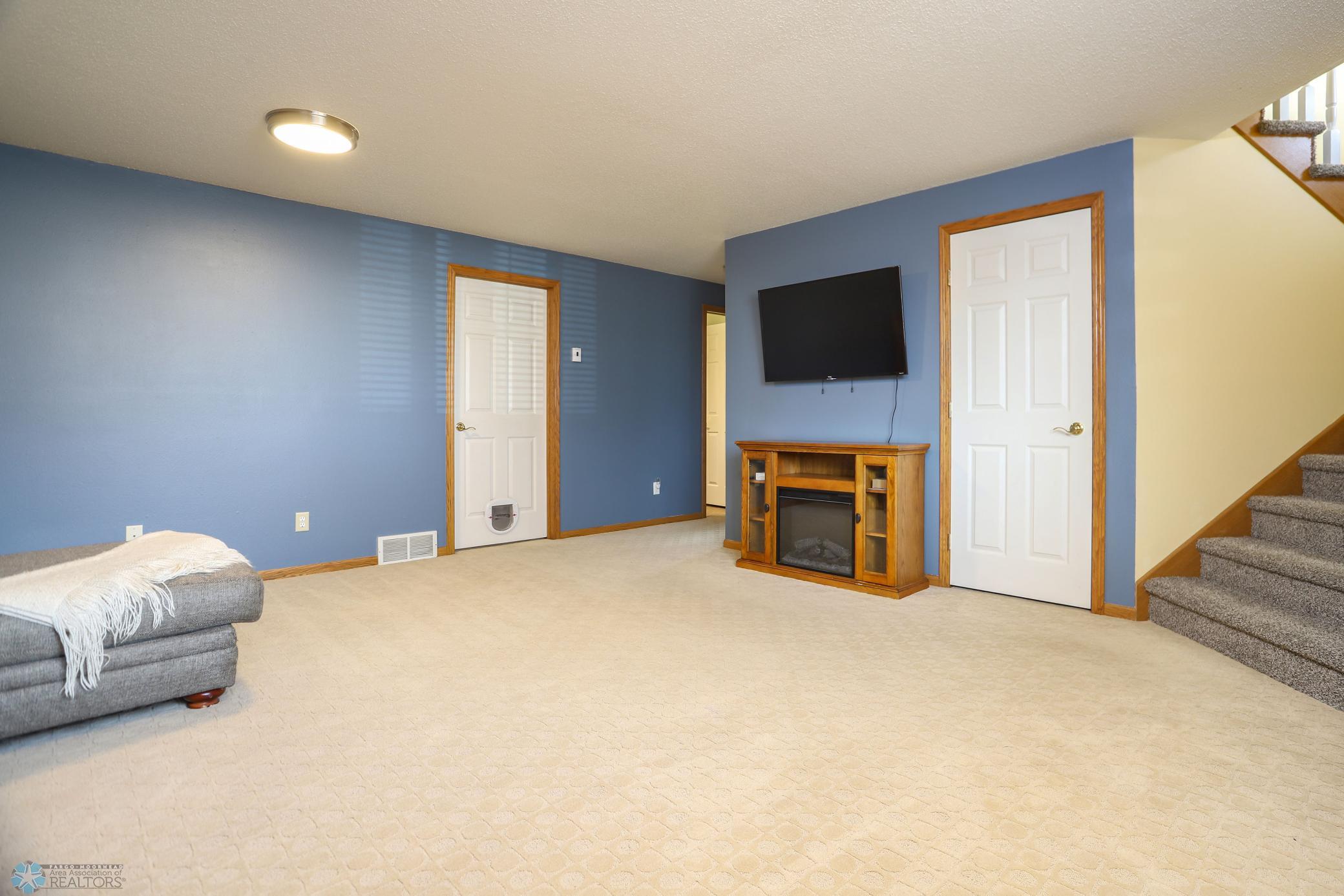 035 downstairs living room.jpg