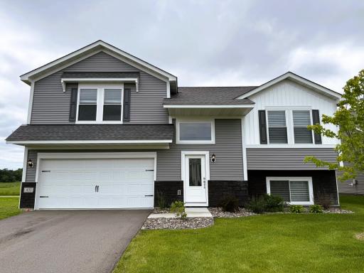 431 Valley Drive W, Annandale, MN 55302