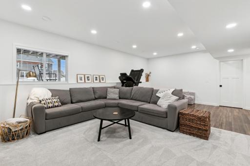 18190 Greyhaven Path, Lakeville, MN 55044