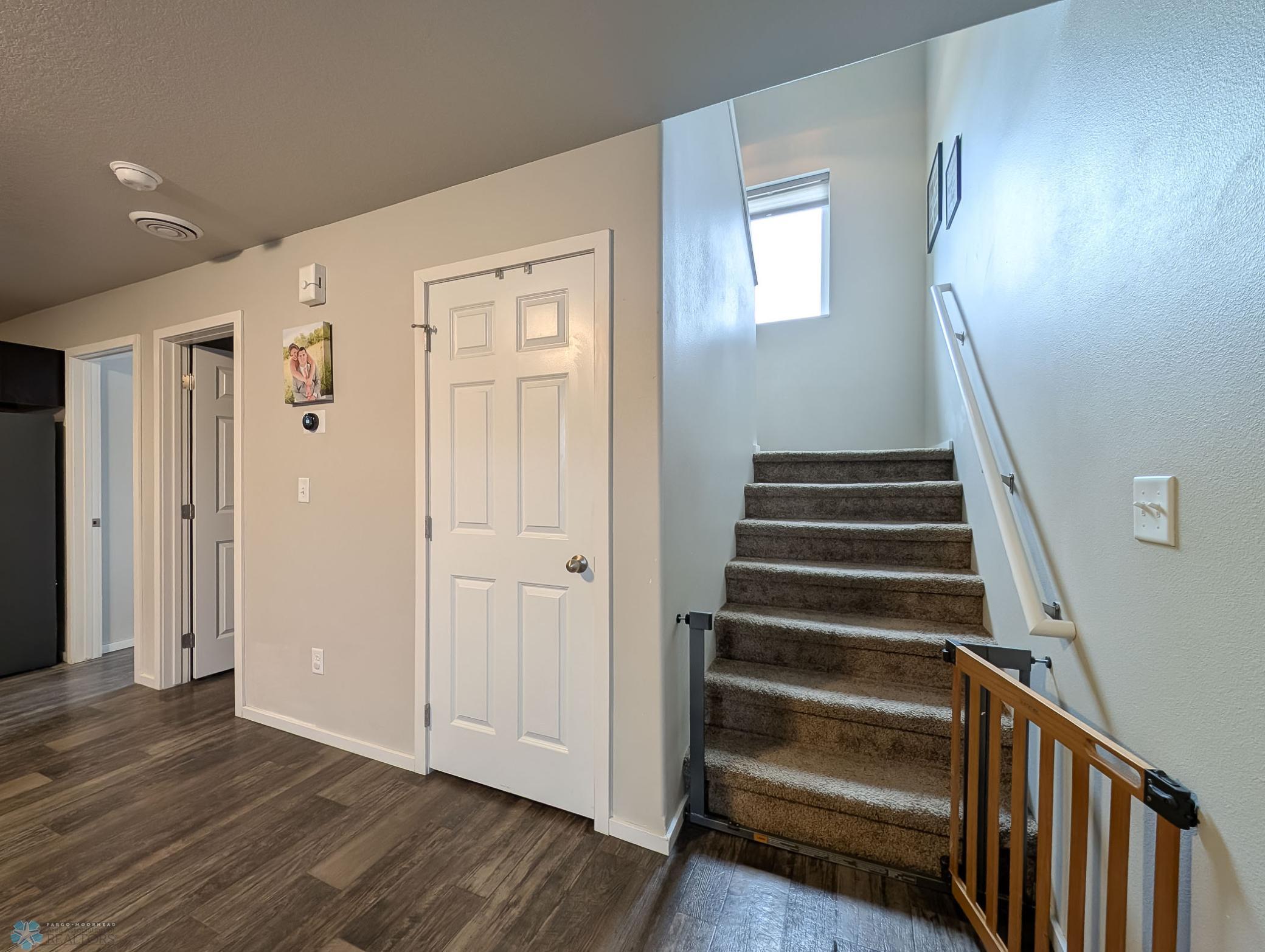 L2P020-202926922.jpg