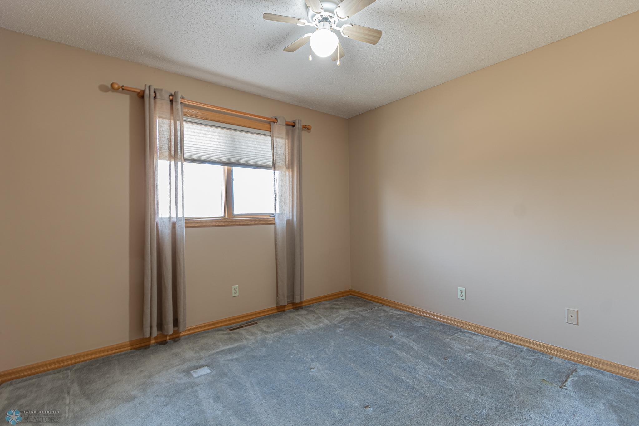 3809 Kensington Dr
West Fargo, ND,-42.jpg