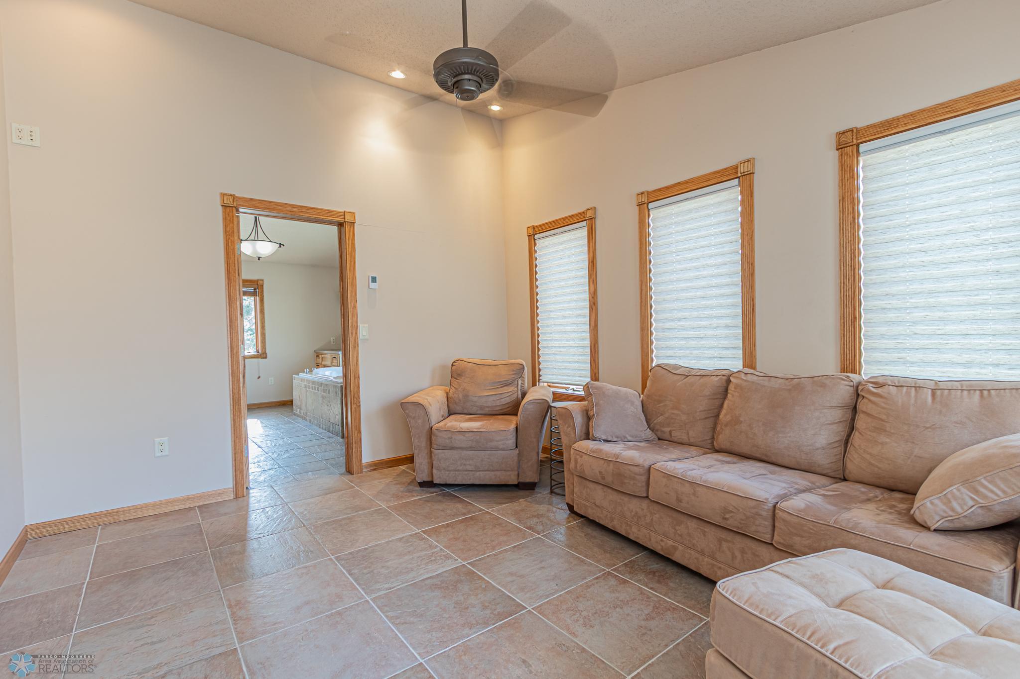 3809 Kensington Dr
West Fargo, ND,-07.jpg