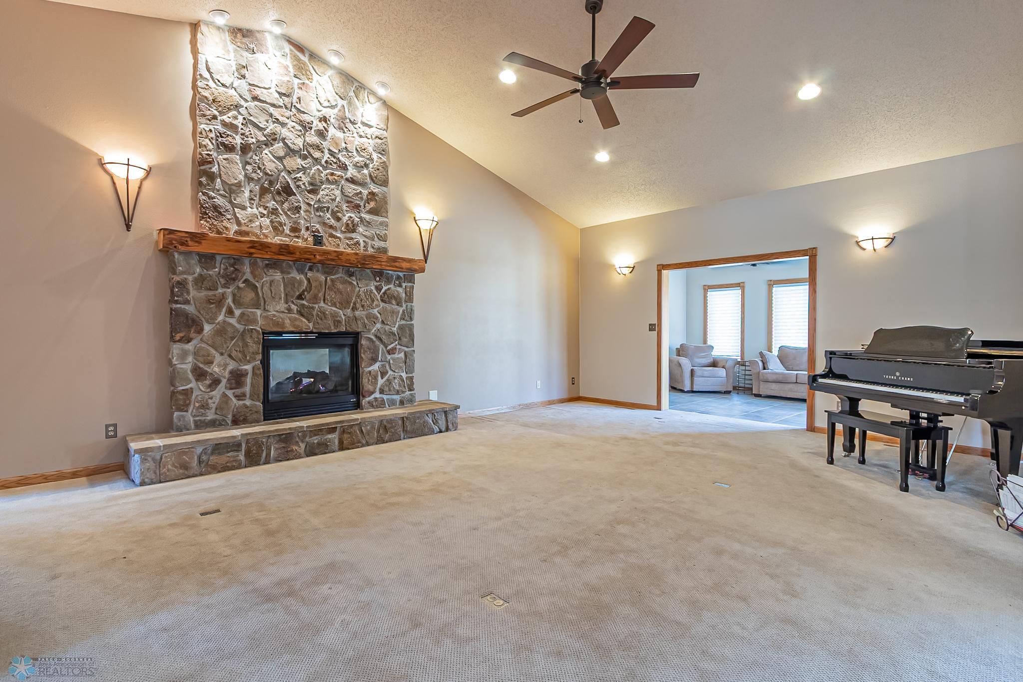 3809 Kensington Dr
West Fargo, ND,-03.jpg