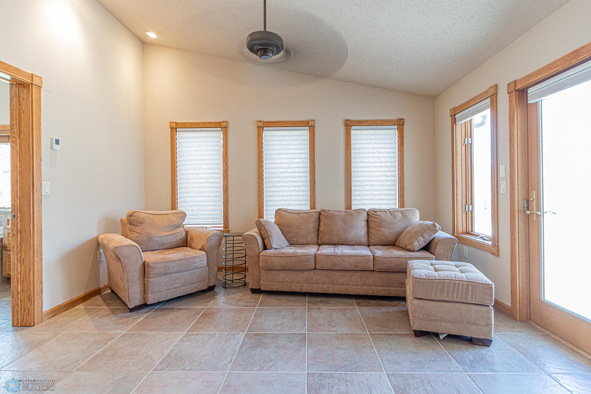 3809 Kensington Dr
West Fargo, ND,-06.jpg