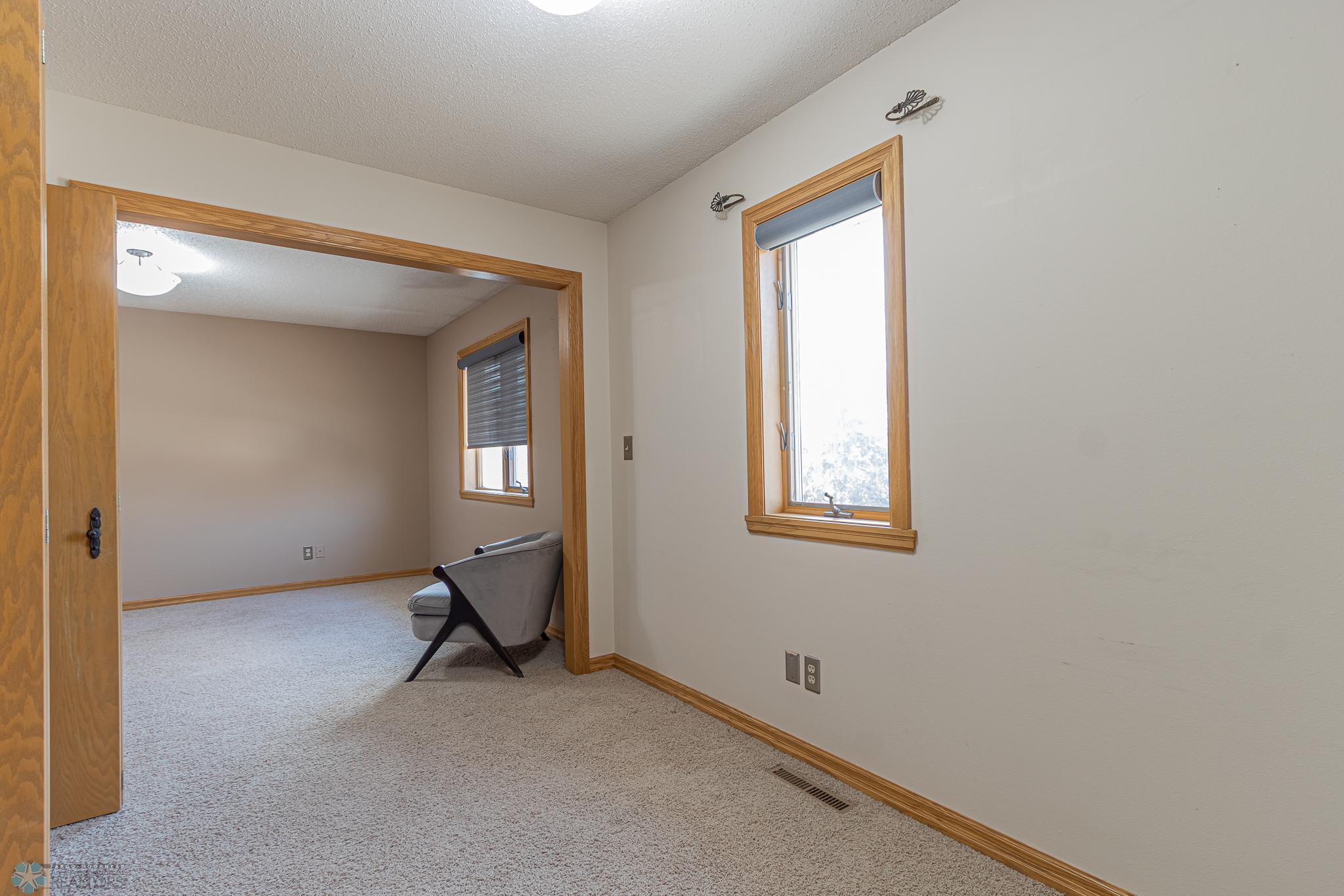 3809 Kensington Dr
West Fargo, ND,-46.jpg