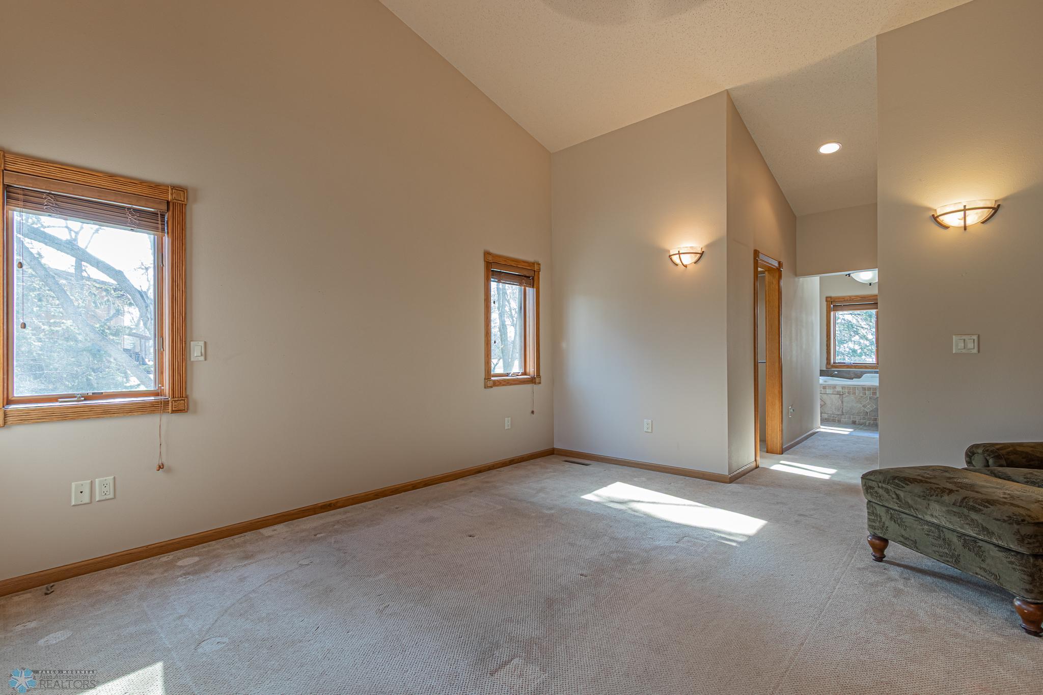 3809 Kensington Dr
West Fargo, ND,-17.jpg