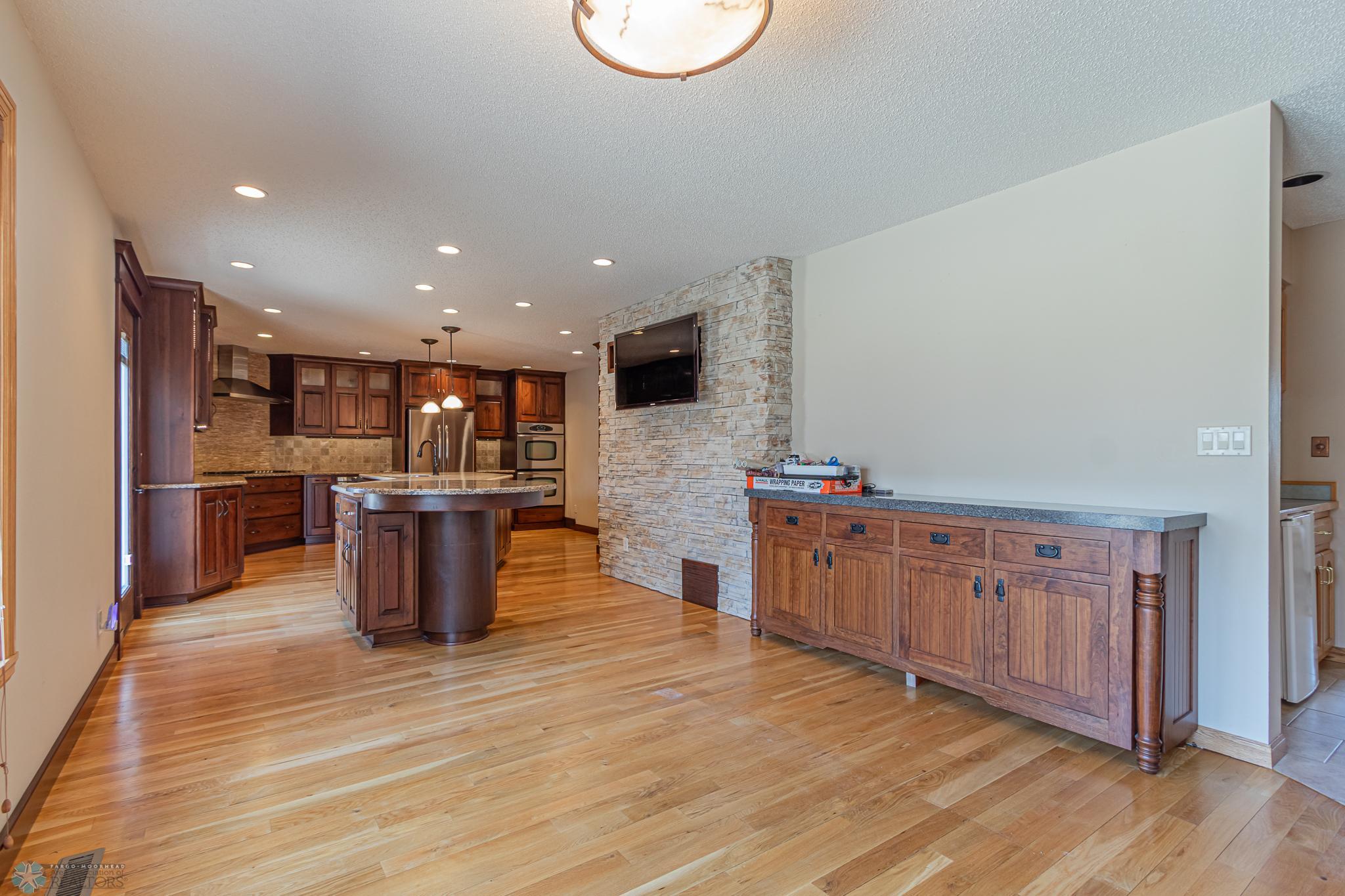 3809 Kensington Dr
West Fargo, ND,-24.jpg