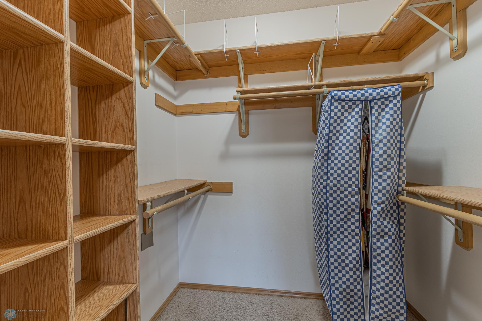 3809 Kensington Dr
West Fargo, ND,-51.jpg