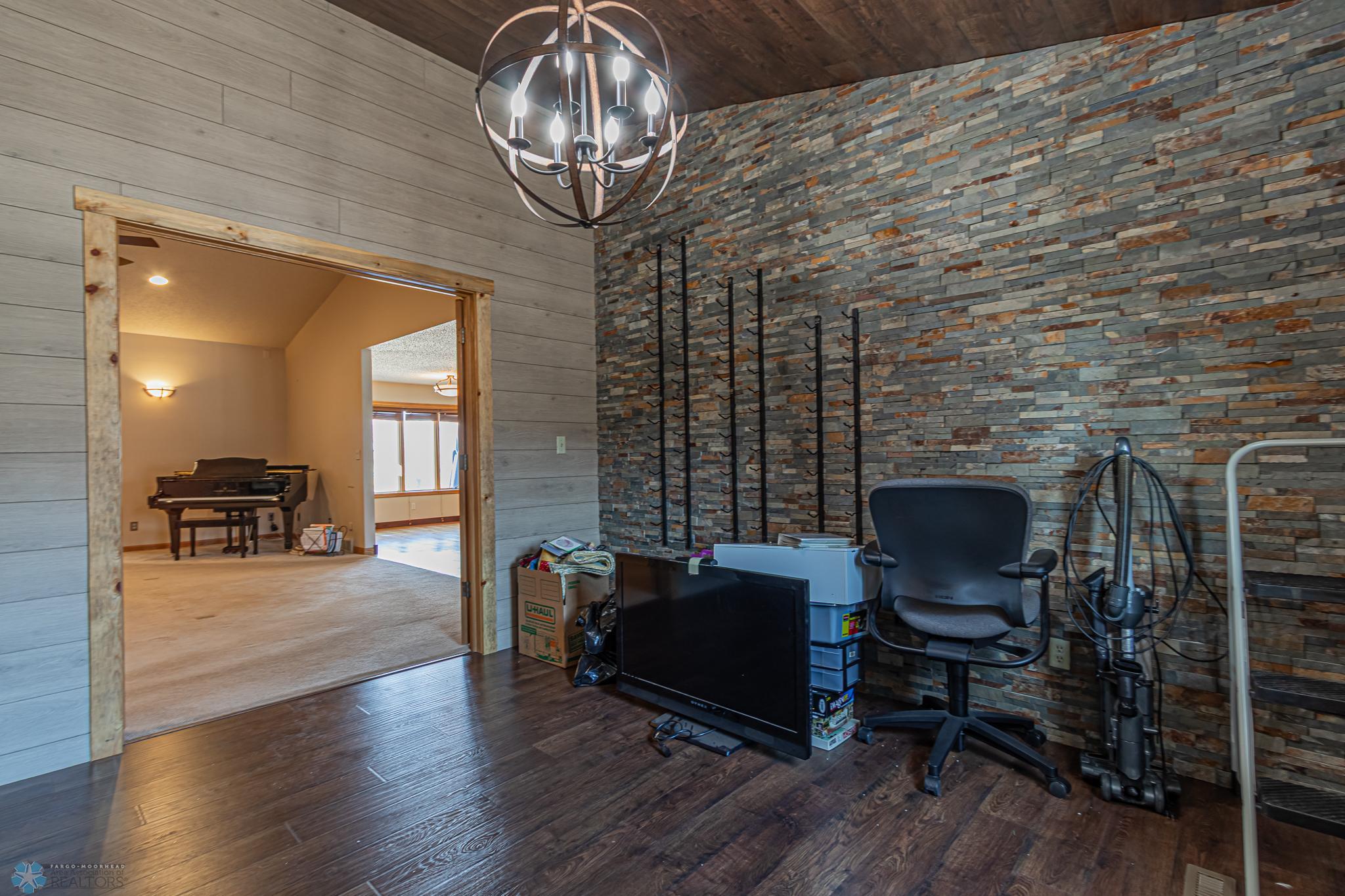 3809 Kensington Dr
West Fargo, ND,-21.jpg