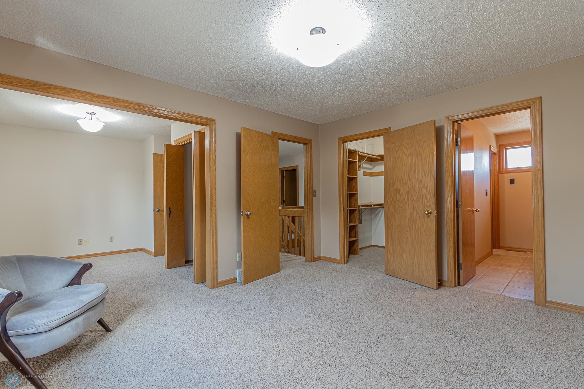 3809 Kensington Dr
West Fargo, ND,-48.jpg