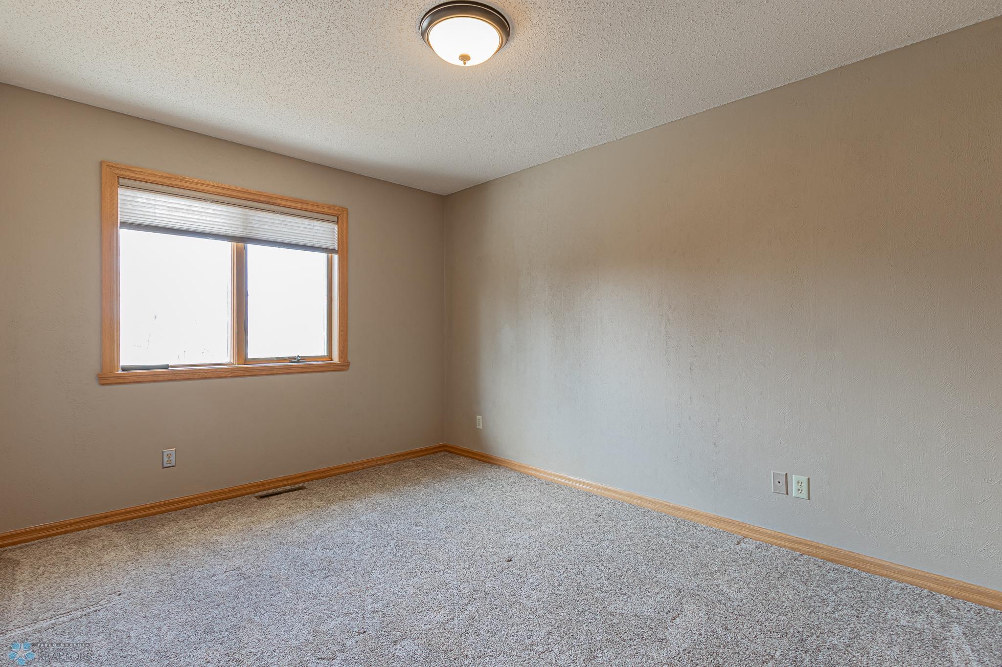 3809 Kensington Dr
West Fargo, ND,-44.jpg