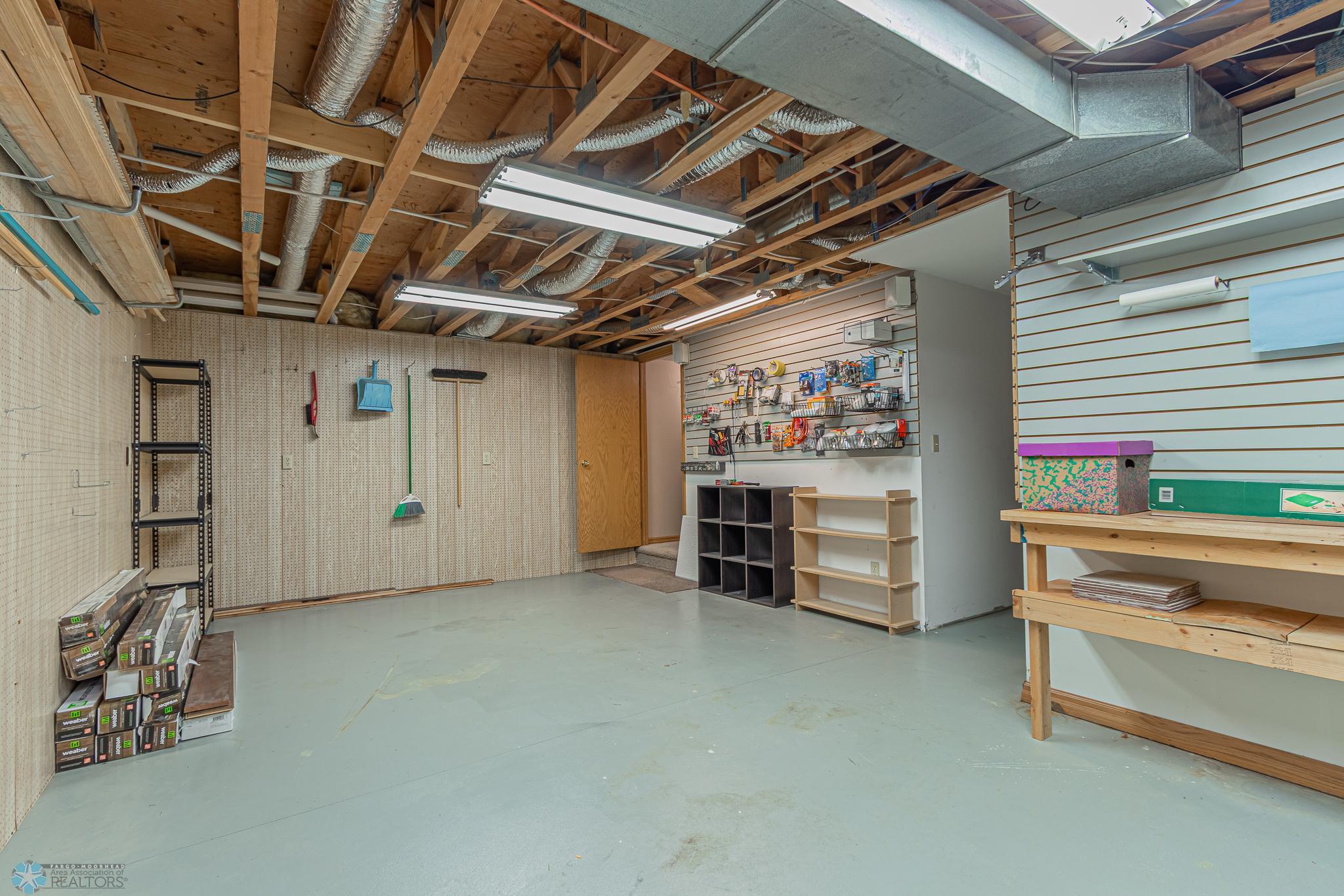 3809 Kensington Dr
West Fargo, ND,-55.jpg
