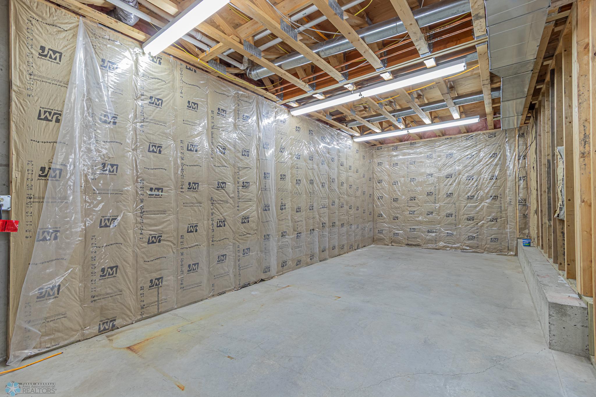 3809 Kensington Dr
West Fargo, ND,-68.jpg