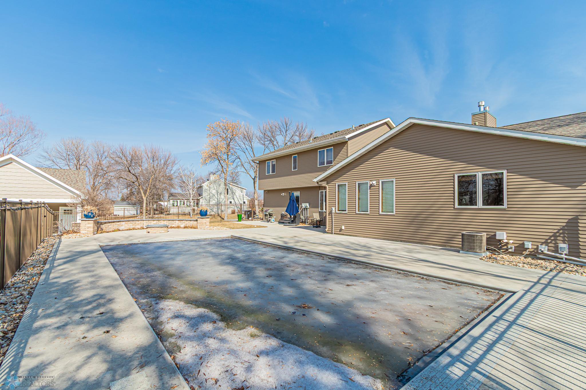 3809 Kensington Dr
West Fargo, ND,-77.jpg