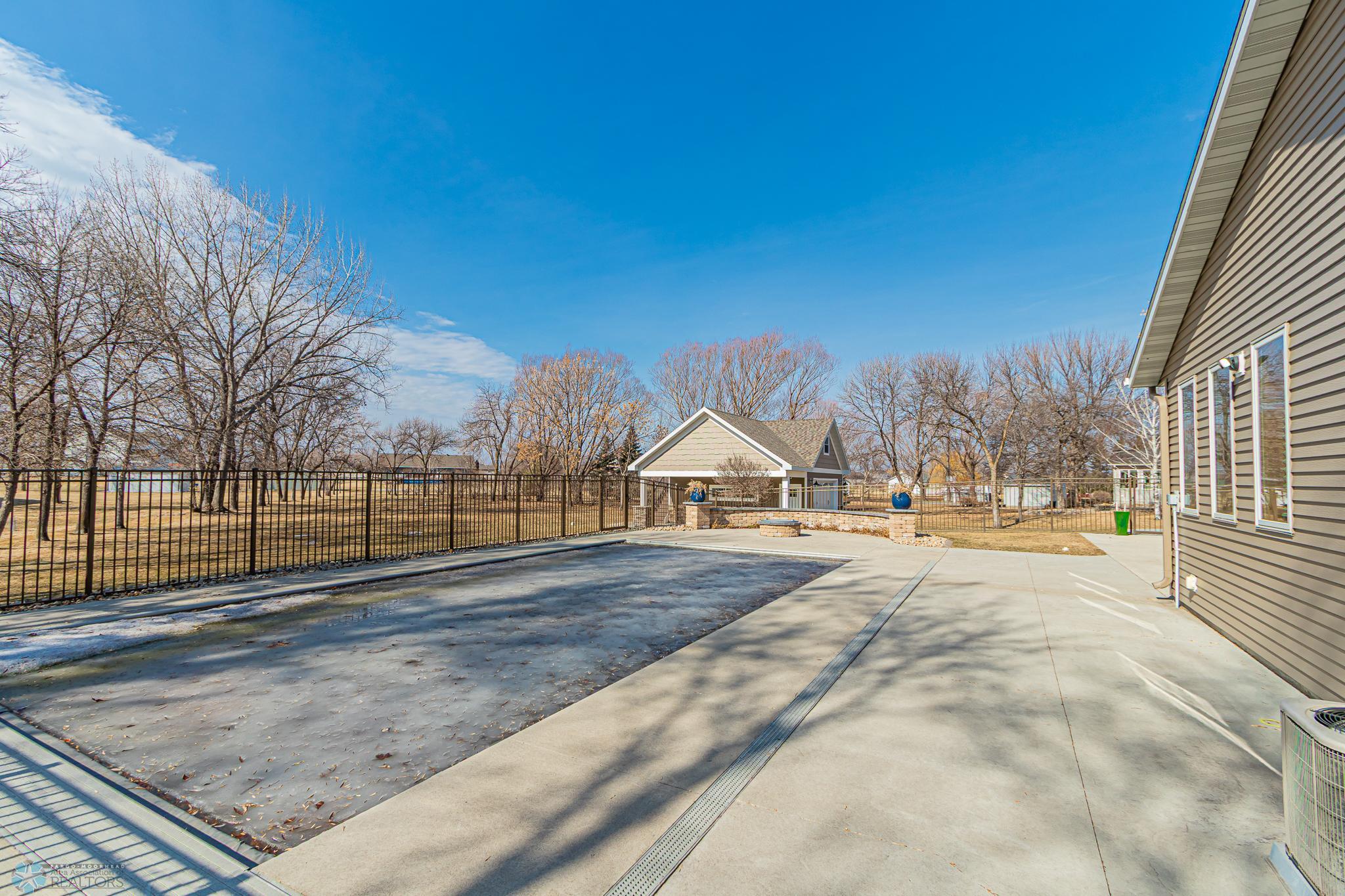 3809 Kensington Dr
West Fargo, ND,-76.jpg