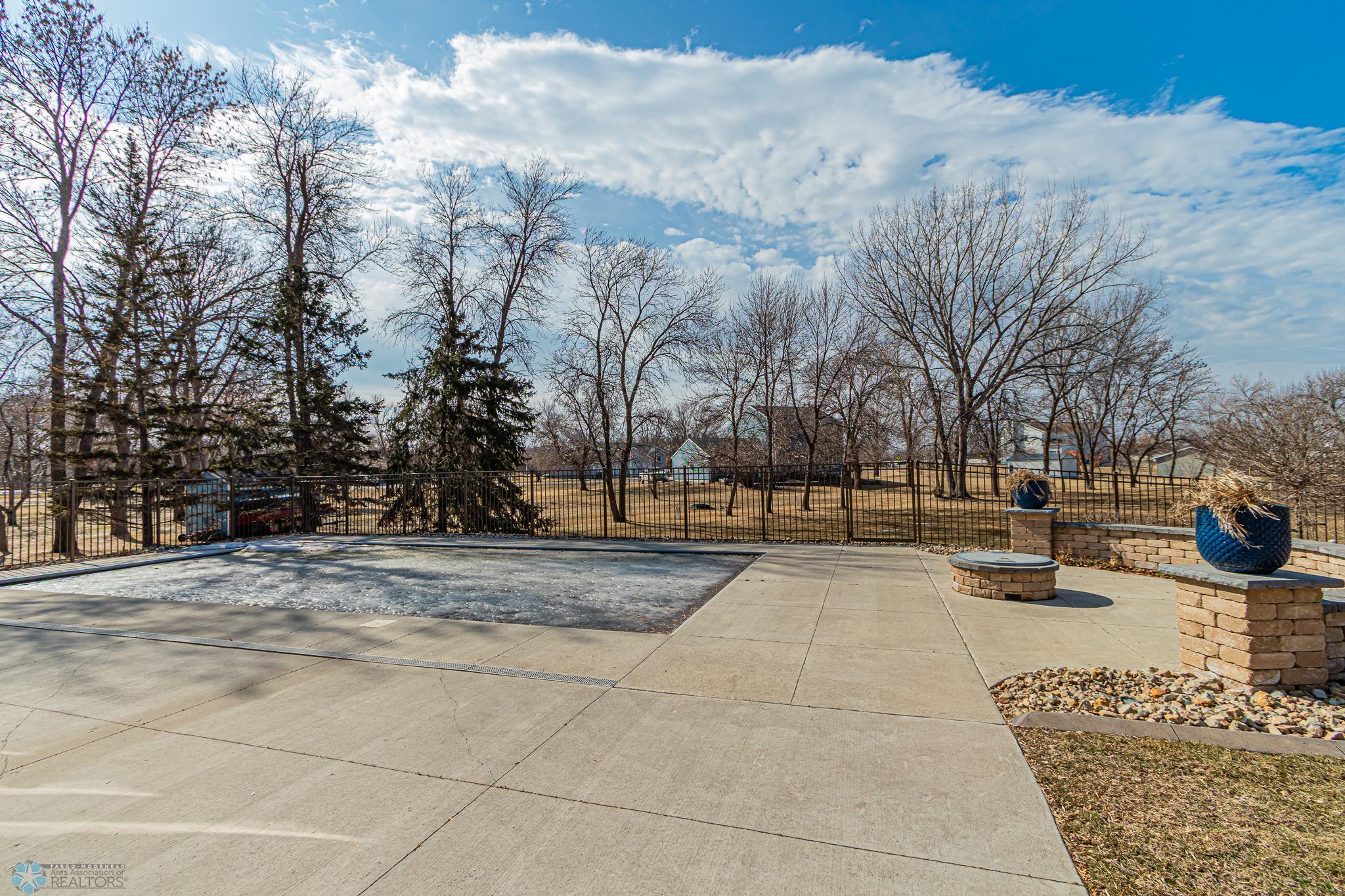 3809 Kensington Dr
West Fargo, ND,-79.jpg