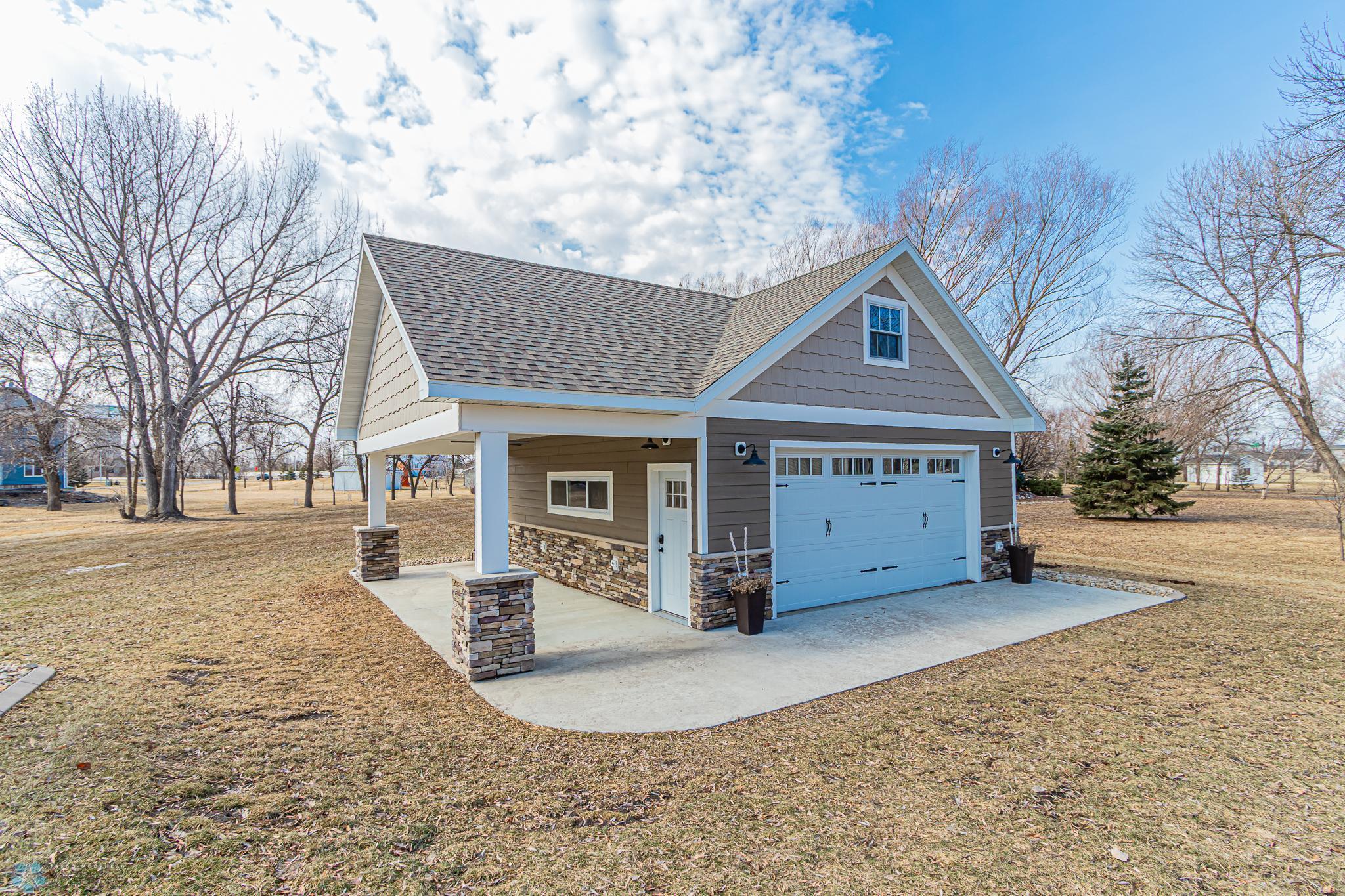 3809 Kensington Dr
West Fargo, ND,-84.jpg