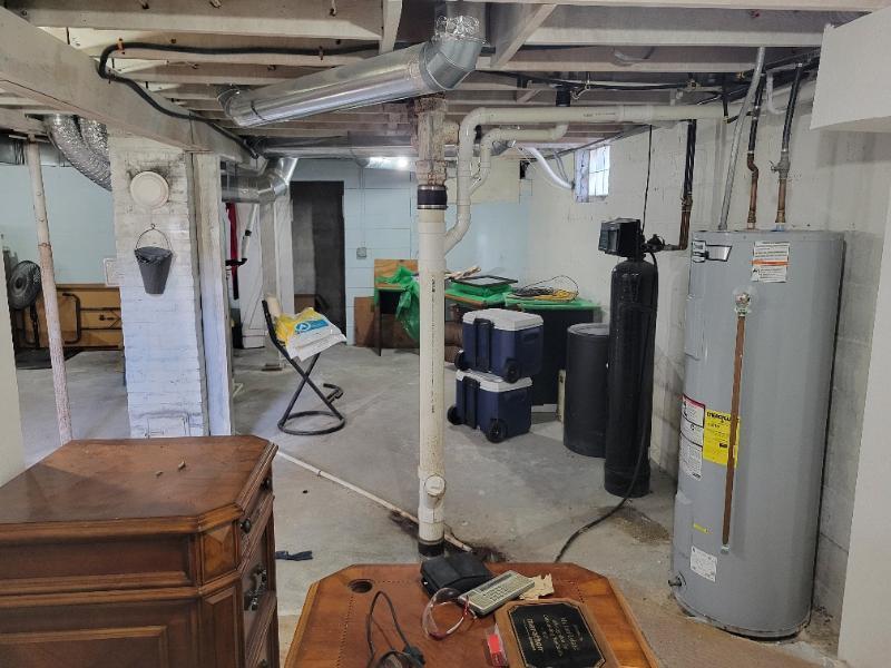 108 N Secor Bricelyn bsmt NW.jpg