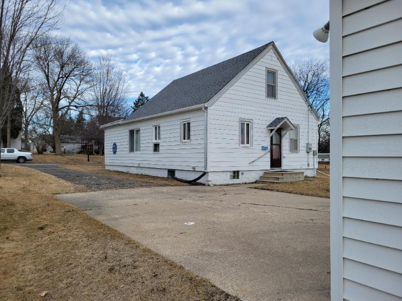 108 N Secor Bricelyn ext back SE far.jpg