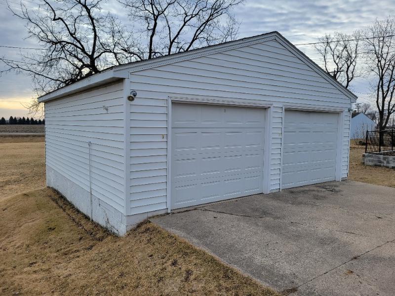 108 N Secor Bricelyn ext gar NW.jpg