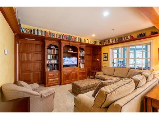 28589 Lake Avenue Way, Frontenac, MN 55026