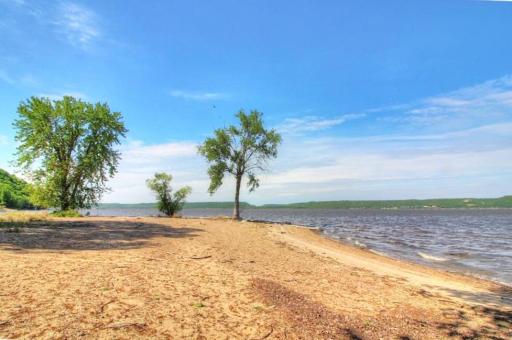 28589 Lake Avenue Way, Frontenac, MN 55026