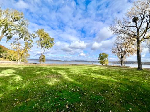 28589 Lake Avenue Way, Frontenac, MN 55026