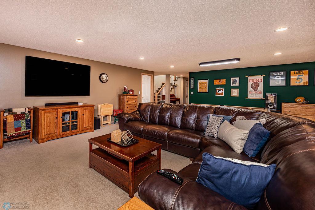 303338(45of77).jpg