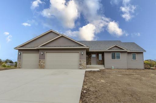 All the amenities you'd expect in one of the Alexandria Lakes Area's most desirable neighborhoods!
