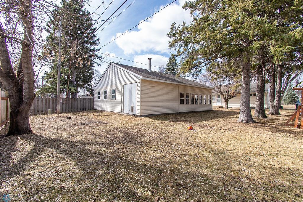 Garage/Yard