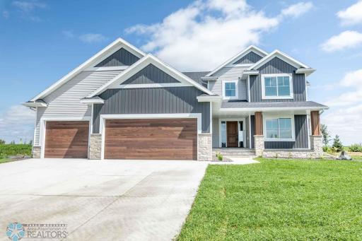 8030 59 Street S, Horace, ND 58047