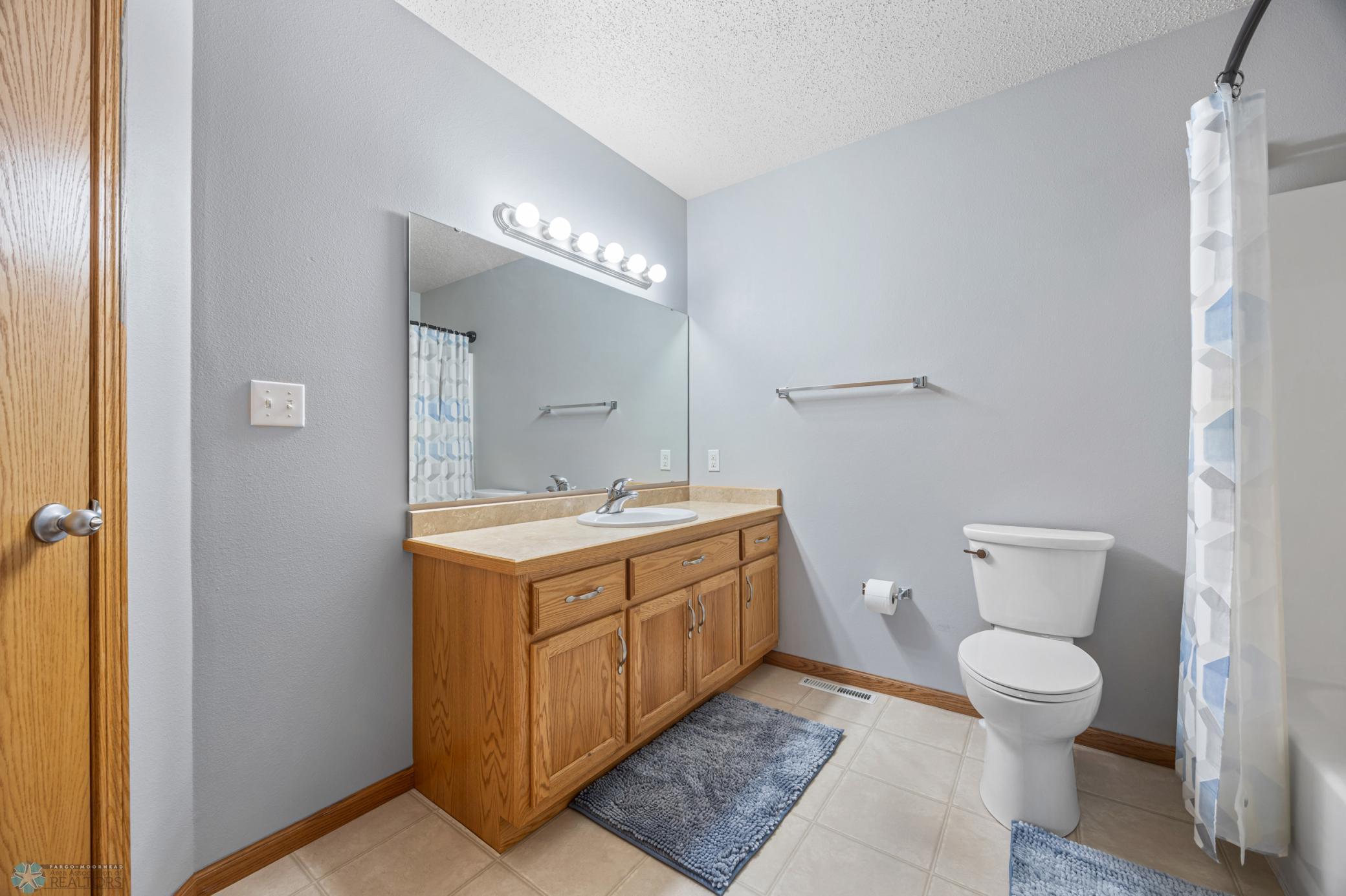 upper full bath