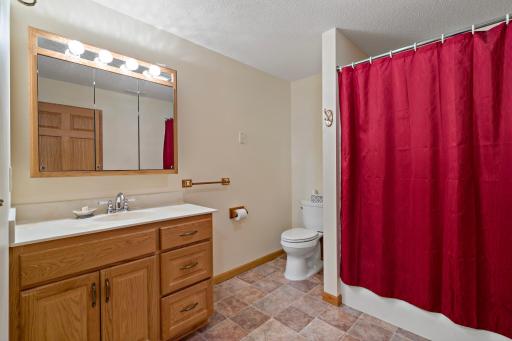 2175 13th Avenue E, Saint Paul, MN 55109