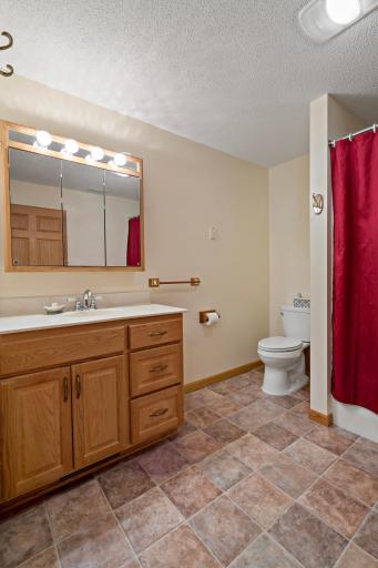 2175 13th Avenue E, Saint Paul, MN 55109