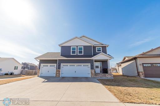 2250 67th Avenue S, Fargo, ND 58104