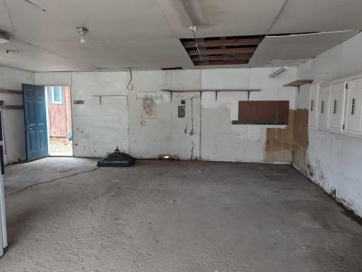 Garage inside