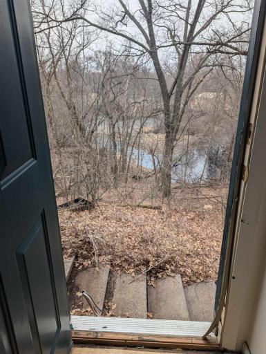 Side door - CAREFUL - opens to NO stairs