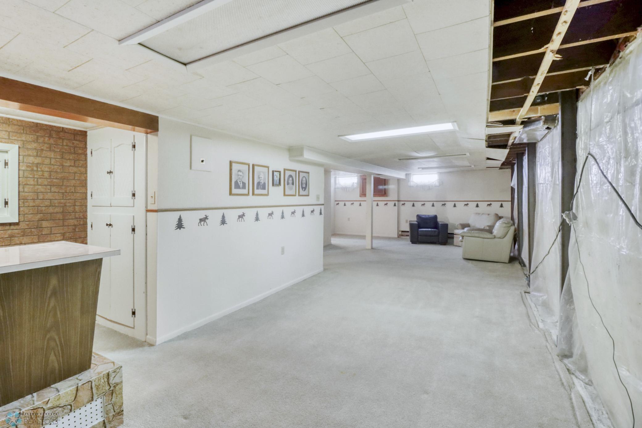Basement1_4.JPG