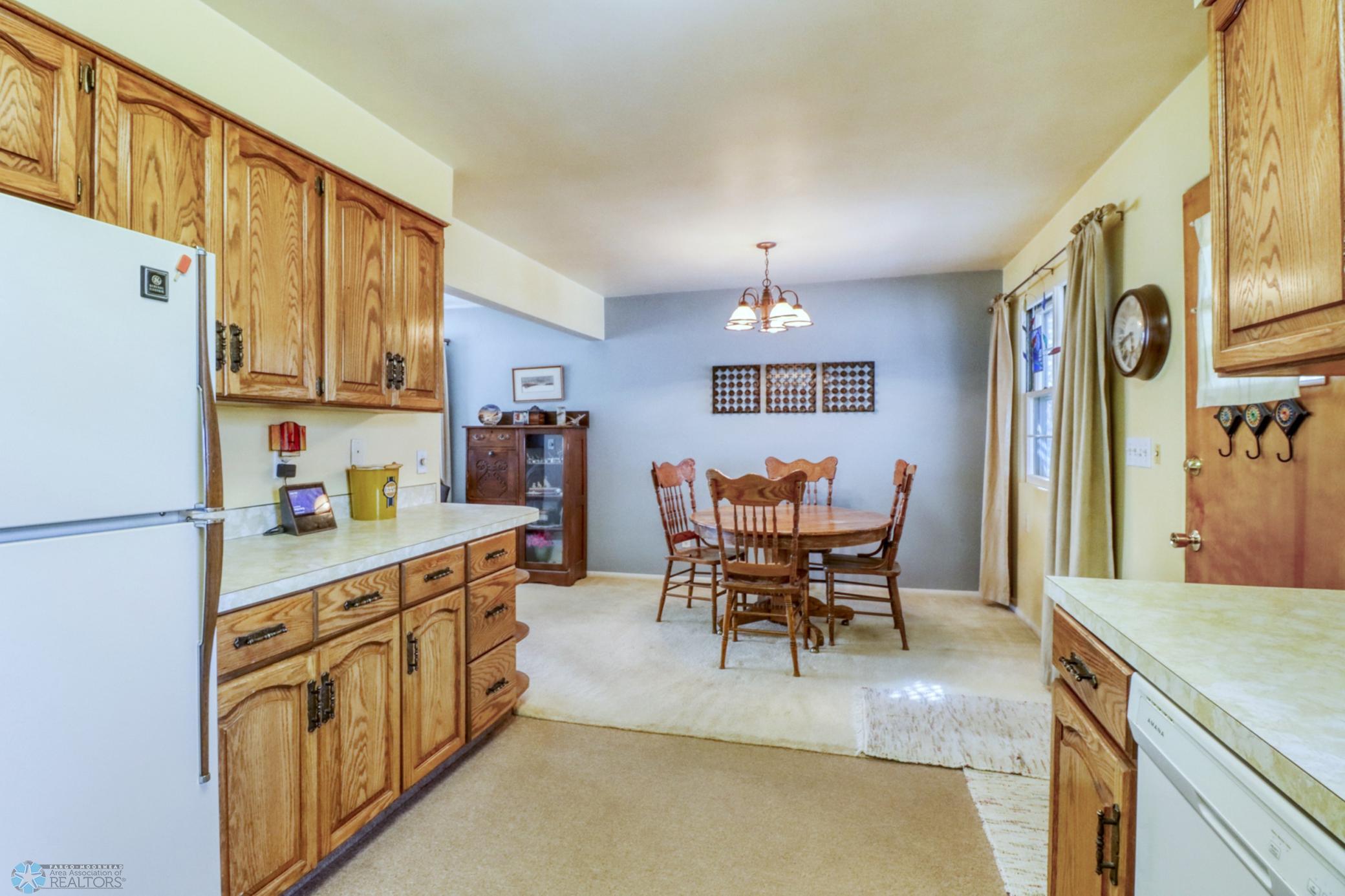 Kitchen1_5.JPG