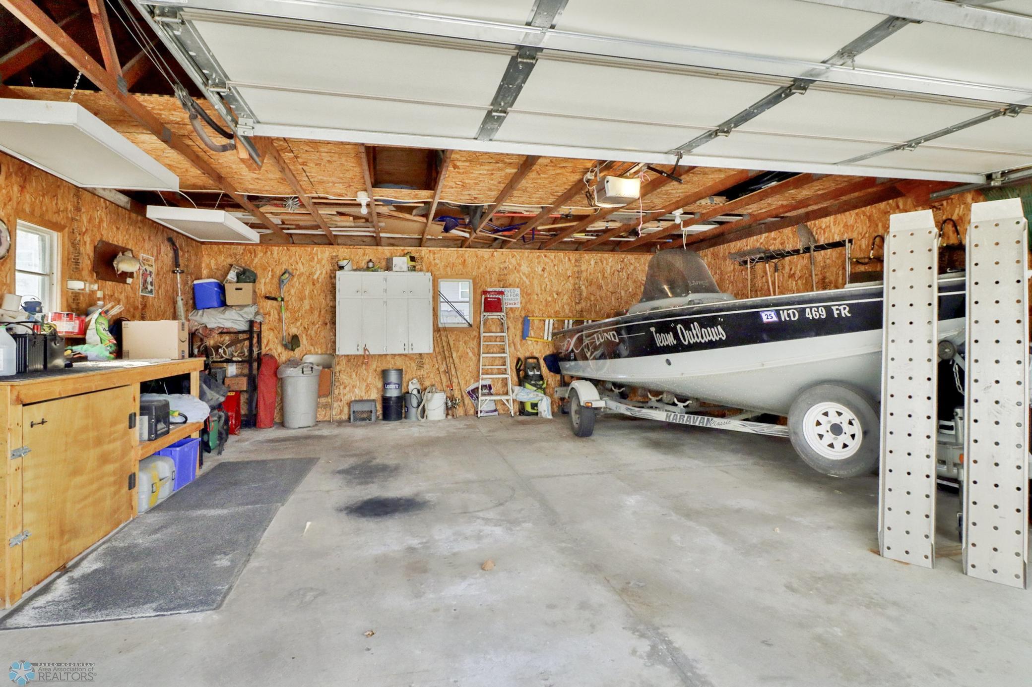 Garage1_1.JPG
