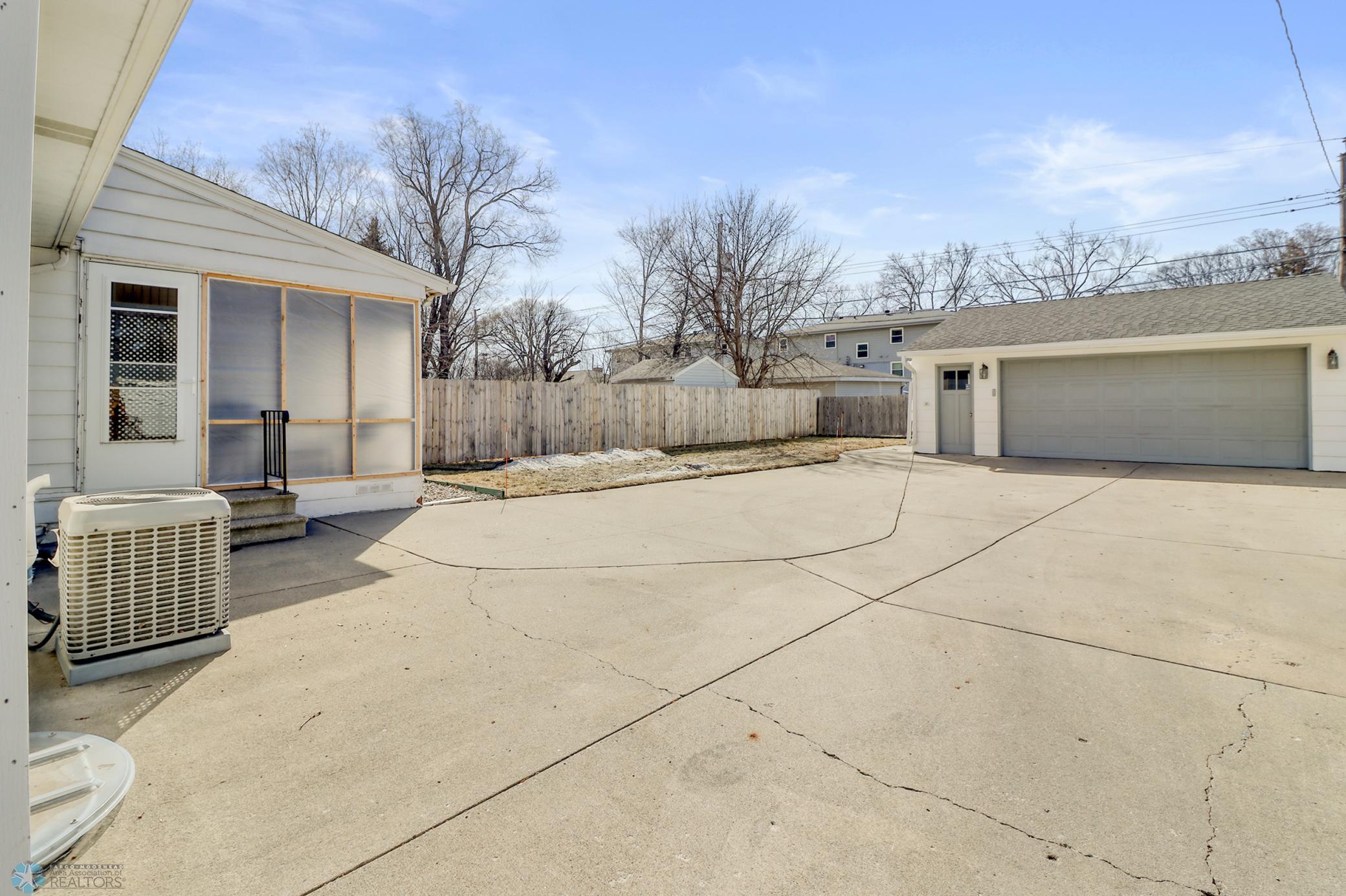 Backyard1_3.JPG