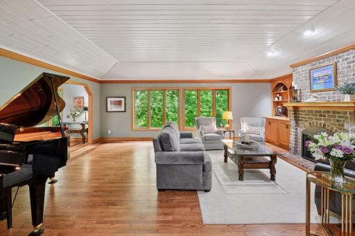 19435 Cottagewood Road, Excelsior, MN 55331