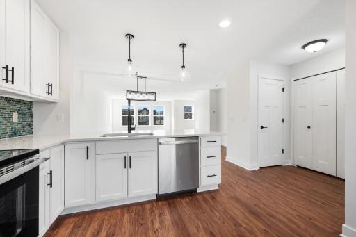 2600 Golden Valley Road, Minneapolis, MN 55411
