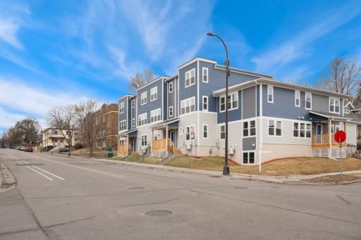 2600 Golden Valley Road, Minneapolis, MN 55411