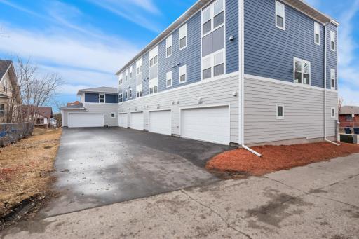 2600 Golden Valley Road, Minneapolis, MN 55411