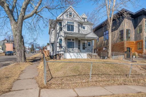 901 E 6th Street, Duluth, MN 55805