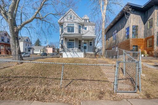 901 E 6th Street, Duluth, MN 55805