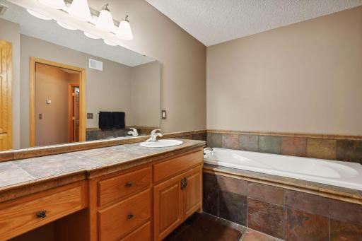 19661 Dakota Avenue, Prior Lake, MN 55372